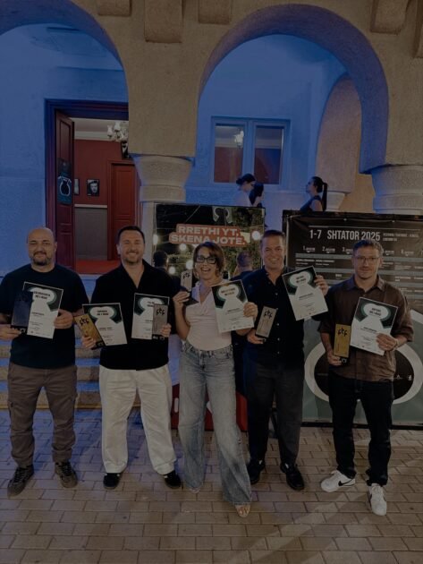 Yjet e Teatrit të Gjilanit shkëlqejnë në Festivalin e Teatrove