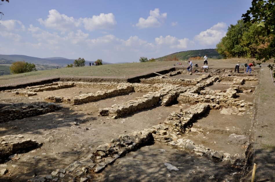 Zbulime të reja arkeologjike në kalanë e Kastërcit, Suharekë