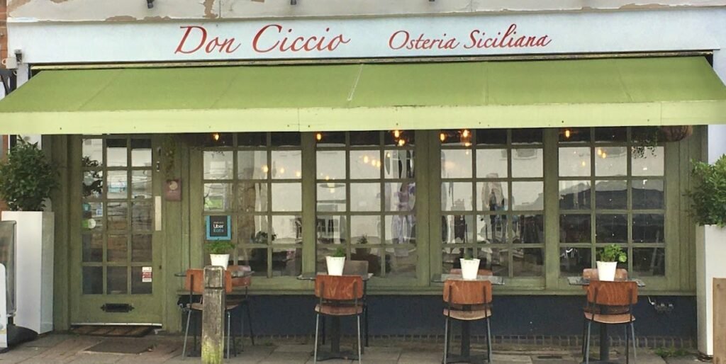 “Faleminderit që nuk na mbështetët kurrë” – mbyllet me ironi restoranti italian në Londër