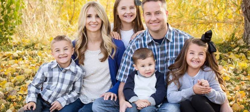 Pse familjet me katër fëmijë kanë më pak stres dhe më shumë kënaqësi?