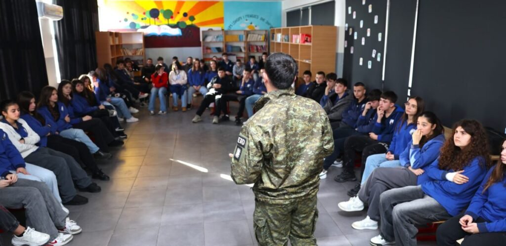 Nxënësit mësojnë rreziqet nga mjetet piroteknike me ligjëratat e FSK-së