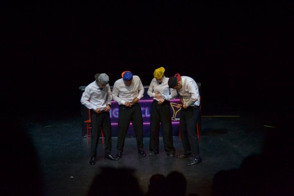 Sonte në Teatrin e Qytetit në Gjilan jepet komedia satirike “Bouncers”, një vështrim kritik mbi jetën urbane!