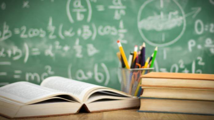 MASHT nis rishikimin e kurrikulave për klasat 1–9: Çantat më të lehta dhe nxënës më të përgatitur