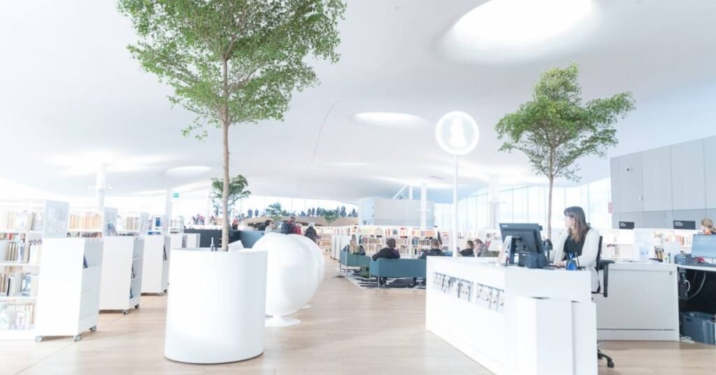 Biblioteka që po ripërcakton të ardhmen: Si Oodi i Helsinkit po transformon konceptin e bibliotekës