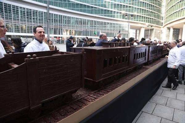 Treni më i gjatë prej çokollate në histori hyn në Guinness
