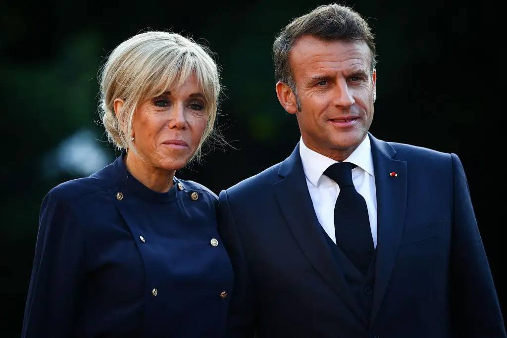 “Fyerje online ndaj Brigitte Macron: 10 të dënuar për batutat se “është burrë”