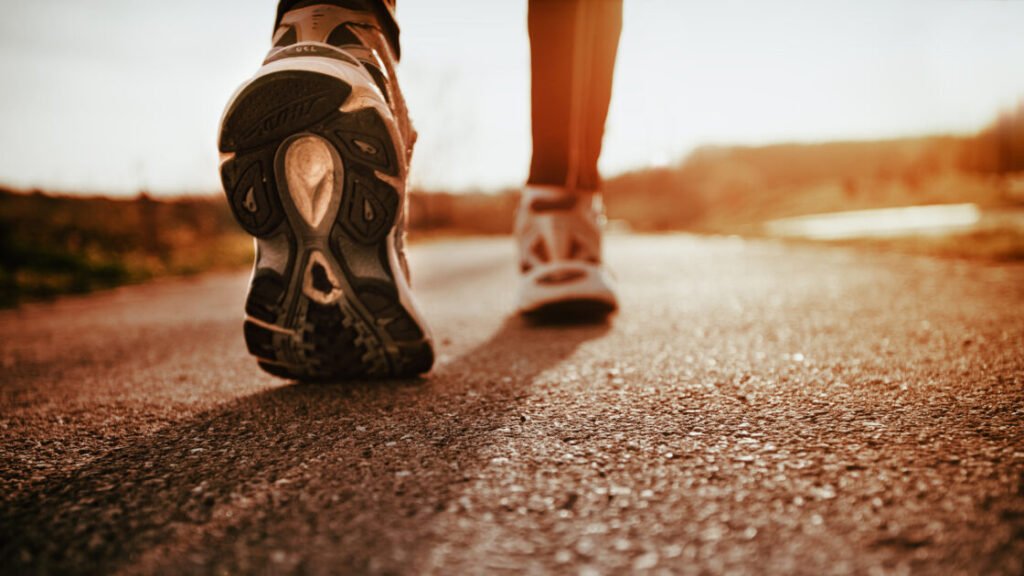 Vetëm 5 minuta më shumë ecje mund t’ju zgjasin jetën