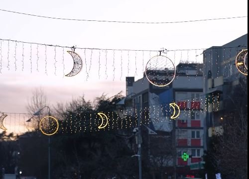 Gjilani i Zbukuruar për Ramazan: Mesazh Paqeje dhe Bashkimi nga Kryetari Hyseni