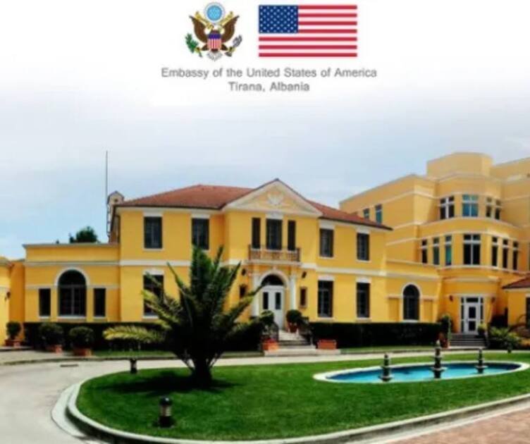 Ambasada Amerikane paralajmëron: Shmangni disa lokale në Tiranë për arsye sigurie