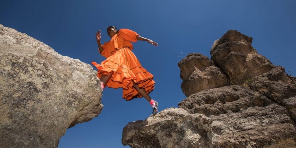 Vrapi me sandale të thjeshta: Historia e vrapueses indigjene María Lorena që zgjodhi identitetin mbi famën