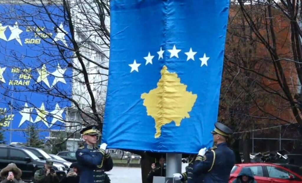 Kosova feston 18-vjetorin e Pavarësisë me ceremoni solemne dhe nderime kombëtare