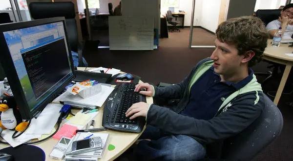 Playlista që mbajti Mark Zuckerberg në fokus ndërsa krijonte Facebook-un