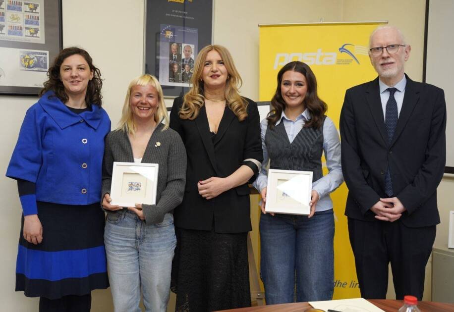 Uta Ibrahimi dhe Mrika Nikqi bëhen pjesë e historisë së pullave postare të Kosovës
