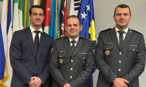 Tre oficerë të FSK-së përfundojnë me sukses programin e sigurisë në Gjermani
