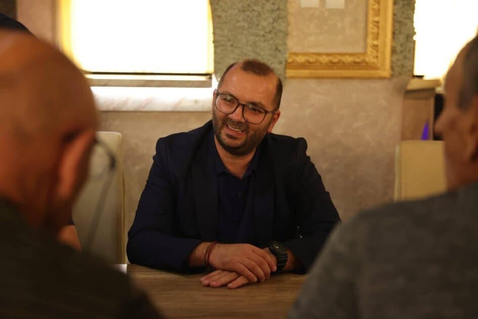 Premtimet konkrete të Arbër Ismajlit për lagjen “Qarkorja” në Gjilan