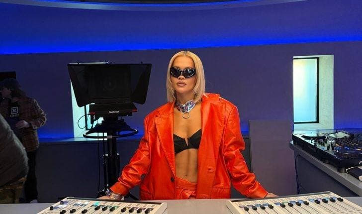 Rita Ora firmos me United Talent Agency – një hap i ri në karrierën e saj ndërkombëtare