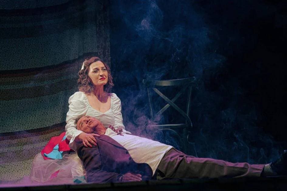“Talia e Flakës” sonte sjell shfaqjen “Fluturimi mbi Teatrin e Kosovës” në Teatrin e Qytetit, Gjilan