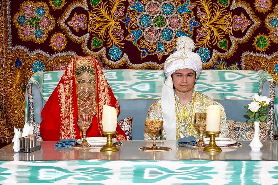Dashuria pa moshë? Në Uzbekistan shtohen martesat ku nusja është më e madhe se dhëndri