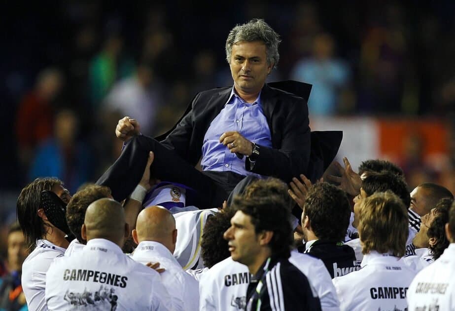 Real Madridi mund të rikthejë Jose Mourinhon si trajner