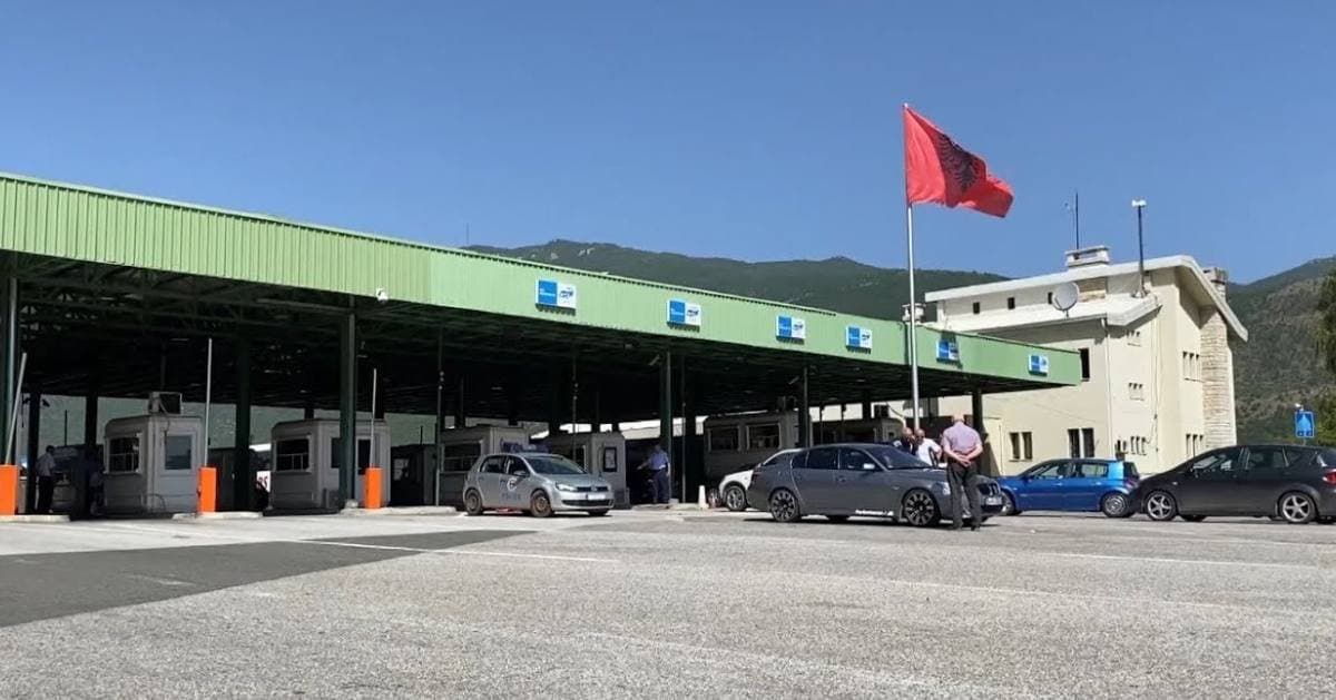 Rreth 20 mijë kosovarë kaluan fundjavën në bregdetin shqiptar