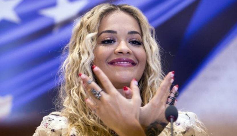 Rita Ora nis fushatë humanitare në Londër – gjysmë milion funta për refugjatët dhe të pastrehët