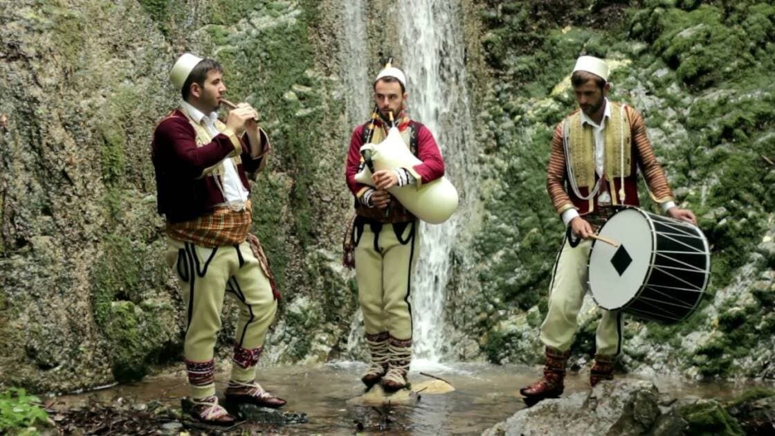 Dita Botërore e Gajdes: Instrumenti mijëravjeçar që vazhdon të frymojë në kulturat e botës