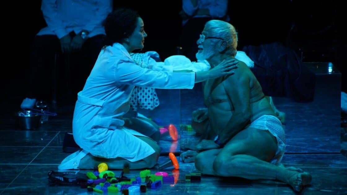 Repriza e parë e shfaqjes “Babai” sonte në Teatrin Eksperimental – Një përvojë teatrale që sfidon perceptimet